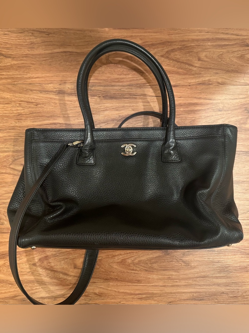 CHANEL Black Caviar Leather Shoulder Bag with Silver CC Turnlock